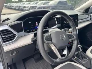 Volkswagen Taos 2025 SE 4dr SUV