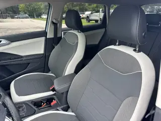 Volkswagen Taos 2025 SE 4dr SUV