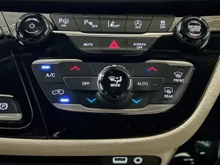 Chrysler Pacifica 2020 Limited 4dr Mini-Van