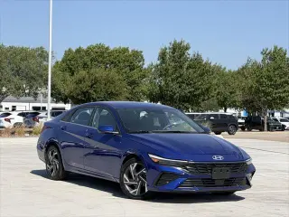 Hyundai ELANTRA 2025 SEL Confort 4p Sedan