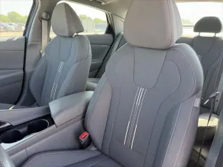 Hyundai ELANTRA 2025 SEL Confort 4p Sedan