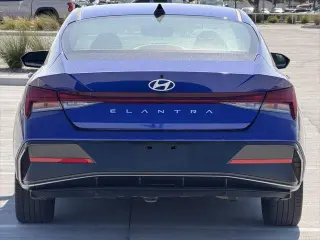 Hyundai ELANTRA 2025 SEL Confort 4p Sedan