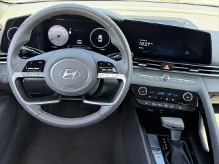 Hyundai ELANTRA 2025 SEL Confort 4p Sedan