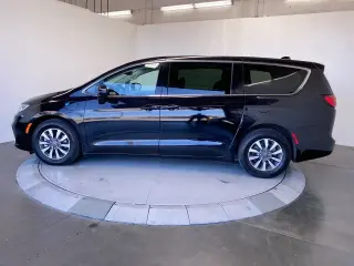 Chrysler Pacifica Híbrido enchufable 2024 Road Tripper 4dr Mini-Van