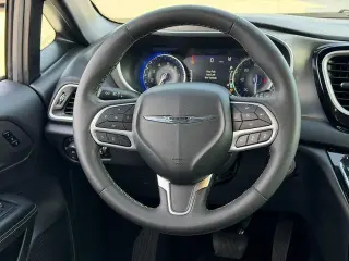 Chrysler Pacifica 2025 Select 4dr Mini-Van
