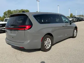 Chrysler Pacifica 2025 Select 4dr Mini-Van