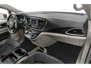 Chrysler Pacifica 2018 Touring L 4dr Mini-Van