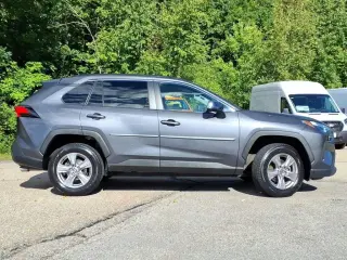 Toyota RAV4 2023 AWD XLE 4dr SUV