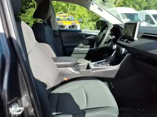 Toyota RAV4 2023 AWD XLE 4dr SUV