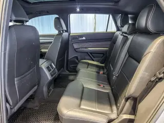 Volkswagen Atlas Cross Sport 2023 AWD SEL R-Line Black 4Motion 4dr SUV