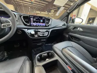Chrysler Pacifica 2025 Select 4dr Mini-Van