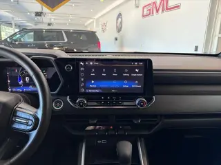 Chevrolet Colorado 2023 4x4 Trail Boss 4p. Cabina de Tripulacion con Plataforma de 5 ft.