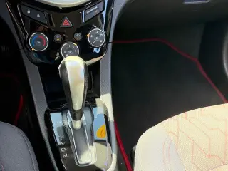 Chevrolet Sonic 2019 LT Auto 4p Hatchback