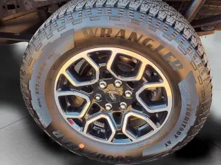 Ford F-150 2023 4x4 XLT 4p SuperCrew 6.5 ft. SB