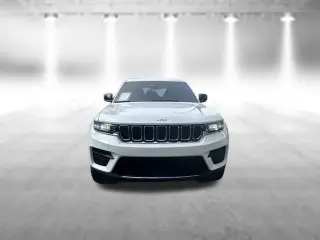 Jeep Grand Cherokee 2024 4x2 Laredo A 4dr SUV