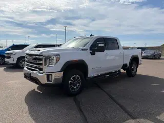 GMC Sierra 2500HD 2022 4x4 SLE 4dr Cabina de tripulación