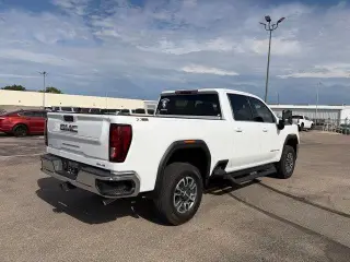 GMC Sierra 2500HD 2022 4x4 SLE 4dr Cabina de tripulación