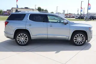 GMC Acadia 2023 4x4 Denali 4p SUV