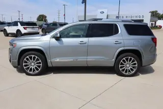 GMC Acadia 2023 4x4 Denali 4p SUV