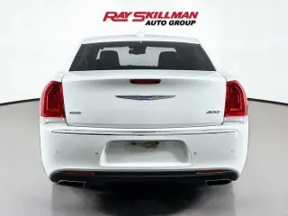 Chrysler 300 2018 AWD Limited 4dr Sedán