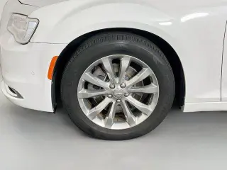 Chrysler 300 2018 AWD Limited 4dr Sedán