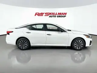 Nissan Altima 2025 2.5 SV 4dr Sedán