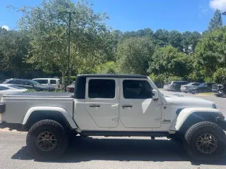 Jeep Gladiator 2022 4x4 Sport 4dr Crew Cab 5.0 ft. SB