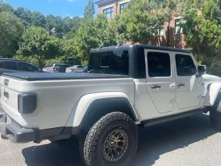Jeep Gladiator 2022 4x4 Sport 4dr Crew Cab 5.0 ft. SB