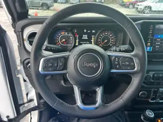 Jeep Wrangler 2025 4x4 Sahara 4dr SUV
