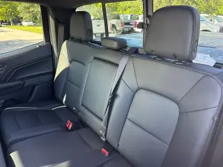 Chevrolet Colorado 2026 4x2 LT 4dr Cab con 5 pies de ancho