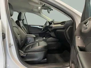 Ford Escape 2022 con tracción en las cuatro ruedas y SEL, SUV de cuatro puertas