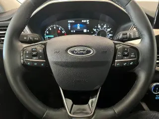 Ford Escape 2022 con tracción en las cuatro ruedas y SEL, SUV de cuatro puertas