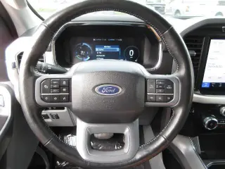 Ford F-150 Lightning 2023 AWD XLT 4dr SuperCrew 5.5 ft. SB