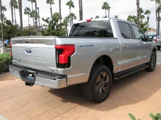 Ford F-150 Lightning 2023 AWD XLT 4dr SuperCrew 5.5 ft. SB