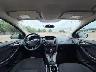 Ford Focus 2018 SE 4dr Sedán