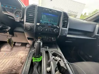 Ford F-150 2017 4x4 XLT 4dr SuperCrew 5.5 ft. SB