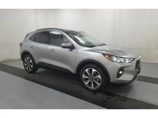 Ford Escape 2024 con transmisión automática de cuatro ruedas y sedán de cuatro puertas