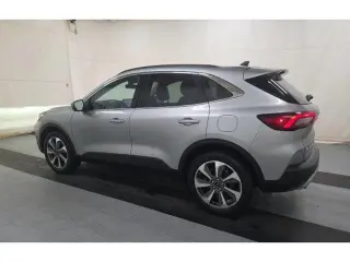 Ford Escape 2024 con transmisión automática de cuatro ruedas y sedán de cuatro puertas