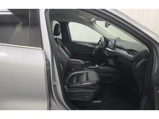 Ford Escape 2024 con transmisión automática de cuatro ruedas y sedán de cuatro puertas