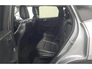 Ford Escape 2024 con transmisión automática de cuatro ruedas y sedán de cuatro puertas