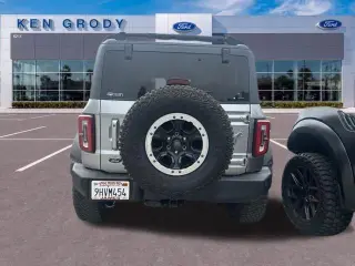 Ford Bronco 2023 4x4 Base Advanced 4dr SUV