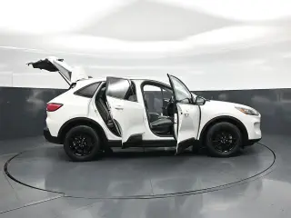 Ford Escape Hybrid 2020 SE Sport 4dr SUV