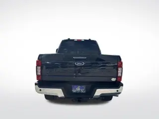 Ford F-250 Super Duty 2021 4x4 Lariat 4dr Crew Cab 6.8 ft. SB Pickup