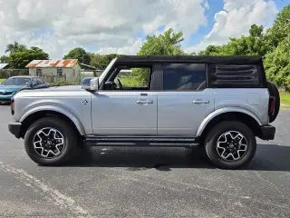 Ford Bronco 2021 4x4 Outer Banks 4dr SUV