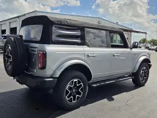 Ford Bronco 2021 4x4 Outer Banks 4dr SUV