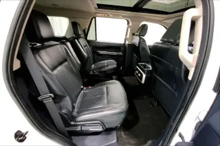Ford Expedition 2022 4x2 XLT SUV de 4 puertas