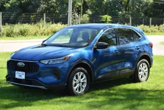 Ford Escape 2023 con tracción en las cuatro ruedas, Active 4dr SUV