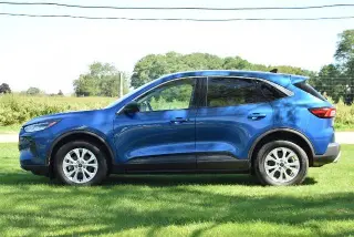 Ford Escape 2023 con tracción en las cuatro ruedas, Active 4dr SUV