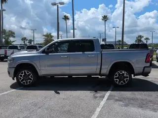 Ram 1500 2025 4x4 Laramie 4dr Crew Cab 5.6 ft. SB Pickup