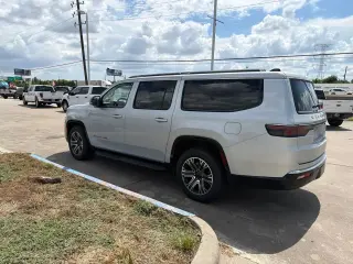 Jeep Wagoneer L 2024 4x2 Serie II SUV de 4 puertas